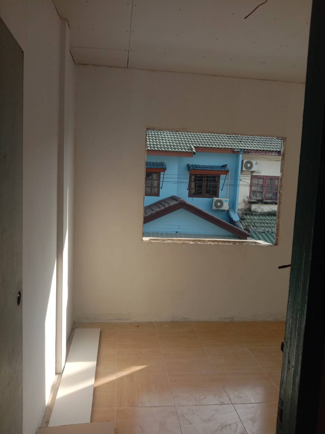 1 - https://ช่างฐารับต่อเติมบ้าน.com | ช่างฐา รับต่อเติมบ้านครบวงจร ตั้งแต่หลังคา กันซึม โครงสร้าง ปูกระเบื้อง รีโนเวทบ้าน ระบบไฟฟ้า ประปา ฝ้า ก่อสร้าง และทาสี