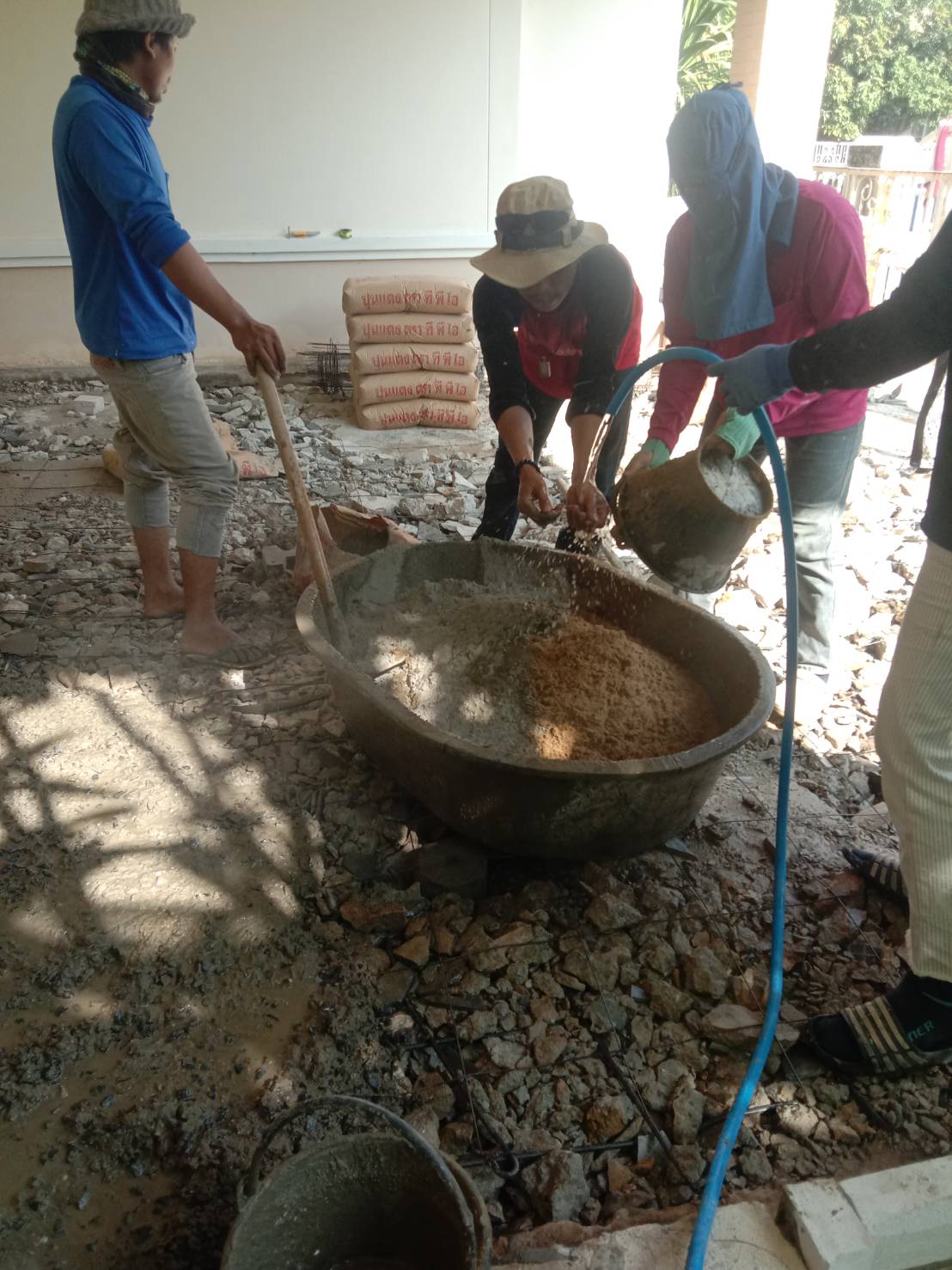 11 - https://ช่างฐารับต่อเติมบ้าน.com | ช่างฐา รับต่อเติมบ้านครบวงจร ตั้งแต่หลังคา กันซึม โครงสร้าง ปูกระเบื้อง รีโนเวทบ้าน ระบบไฟฟ้า ประปา ฝ้า ก่อสร้าง และทาสี