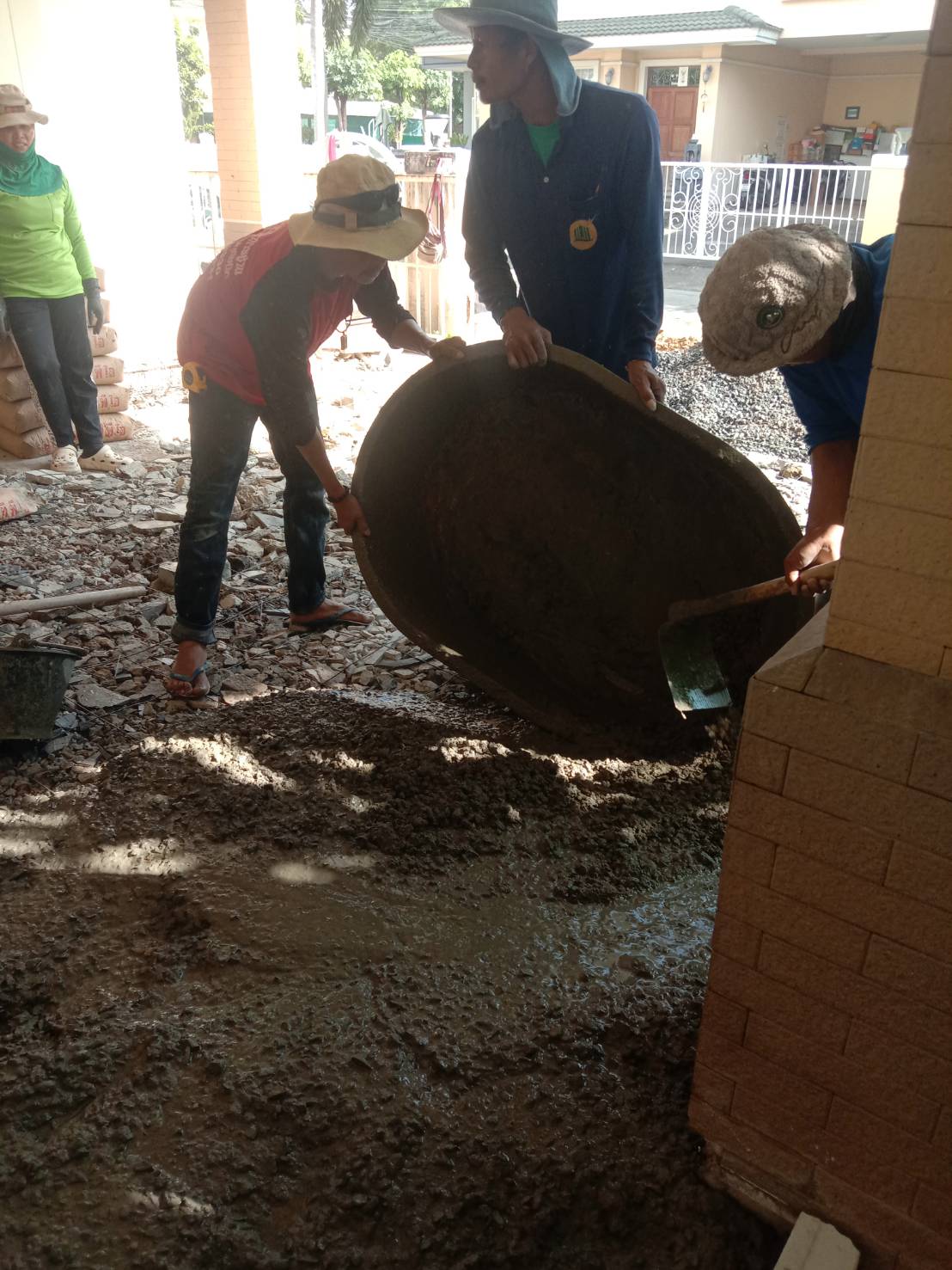 12 - https://ช่างฐารับต่อเติมบ้าน.com | ช่างฐา รับต่อเติมบ้านครบวงจร ตั้งแต่หลังคา กันซึม โครงสร้าง ปูกระเบื้อง รีโนเวทบ้าน ระบบไฟฟ้า ประปา ฝ้า ก่อสร้าง และทาสี