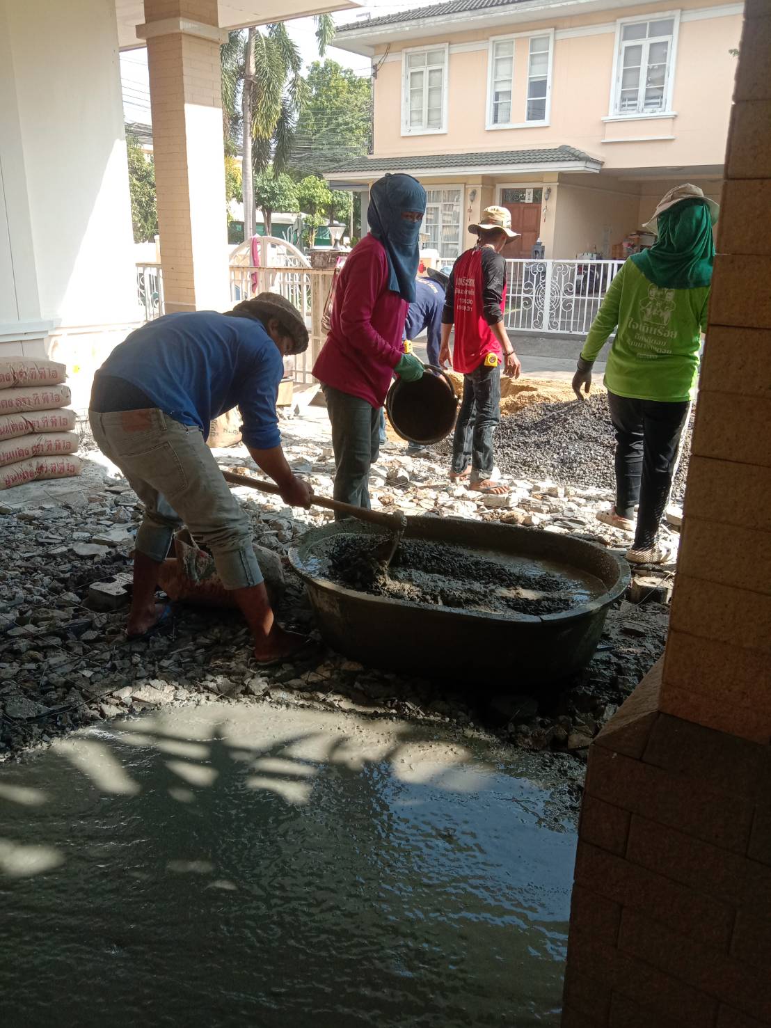 13 - https://ช่างฐารับต่อเติมบ้าน.com | ช่างฐา รับต่อเติมบ้านครบวงจร ตั้งแต่หลังคา กันซึม โครงสร้าง ปูกระเบื้อง รีโนเวทบ้าน ระบบไฟฟ้า ประปา ฝ้า ก่อสร้าง และทาสี