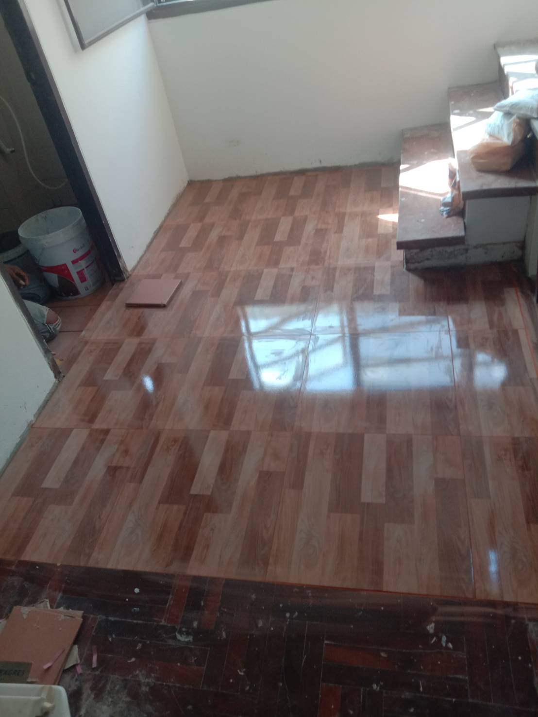 18 - https://ช่างฐารับต่อเติมบ้าน.com | ช่างฐา รับต่อเติมบ้านครบวงจร ตั้งแต่หลังคา กันซึม โครงสร้าง ปูกระเบื้อง รีโนเวทบ้าน ระบบไฟฟ้า ประปา ฝ้า ก่อสร้าง และทาสี