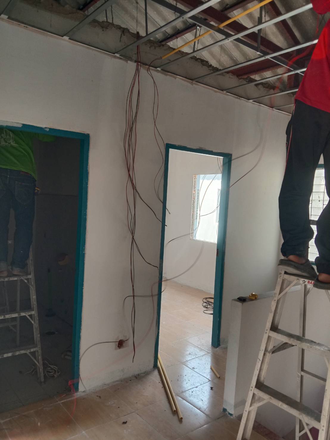 2 - https://ช่างฐารับต่อเติมบ้าน.com | ช่างฐา รับต่อเติมบ้านครบวงจร ตั้งแต่หลังคา กันซึม โครงสร้าง ปูกระเบื้อง รีโนเวทบ้าน ระบบไฟฟ้า ประปา ฝ้า ก่อสร้าง และทาสี