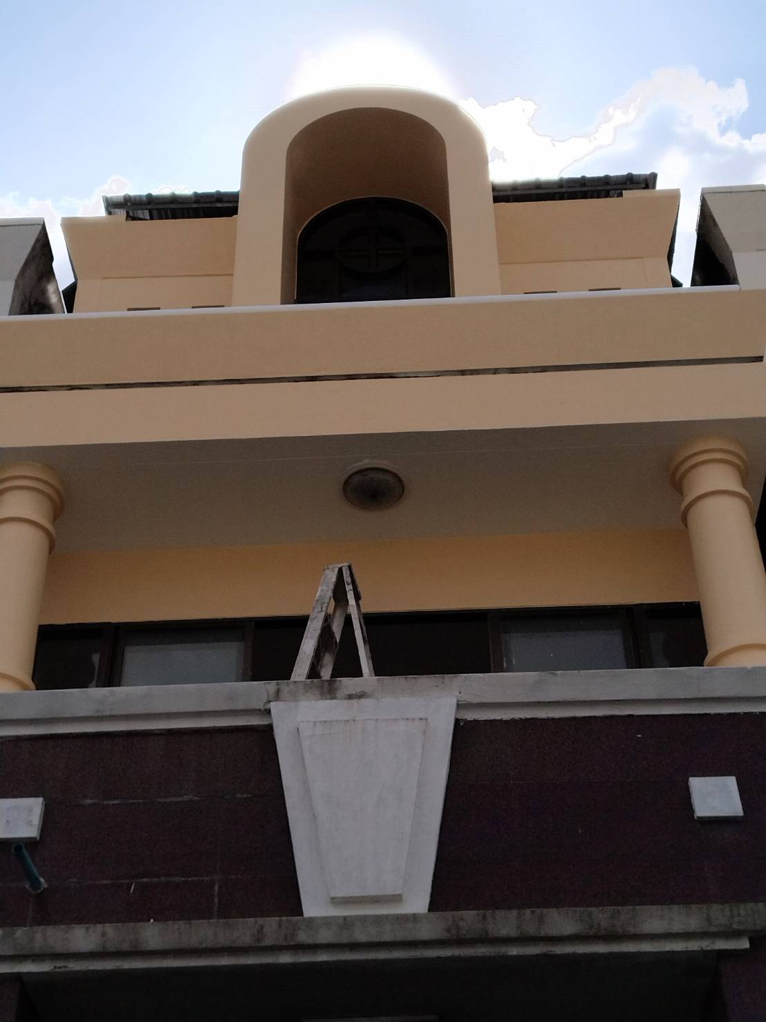 32 - https://ช่างฐารับต่อเติมบ้าน.com | ช่างฐา รับต่อเติมบ้านครบวงจร ตั้งแต่หลังคา กันซึม โครงสร้าง ปูกระเบื้อง รีโนเวทบ้าน ระบบไฟฟ้า ประปา ฝ้า ก่อสร้าง และทาสี