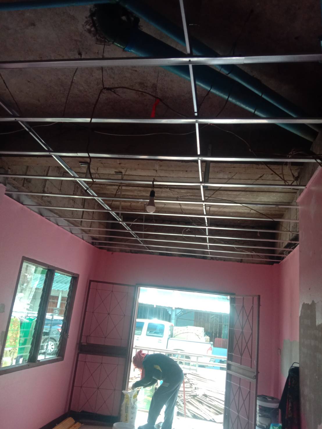 4 - https://ช่างฐารับต่อเติมบ้าน.com | ช่างฐา รับต่อเติมบ้านครบวงจร ตั้งแต่หลังคา กันซึม โครงสร้าง ปูกระเบื้อง รีโนเวทบ้าน ระบบไฟฟ้า ประปา ฝ้า ก่อสร้าง และทาสี