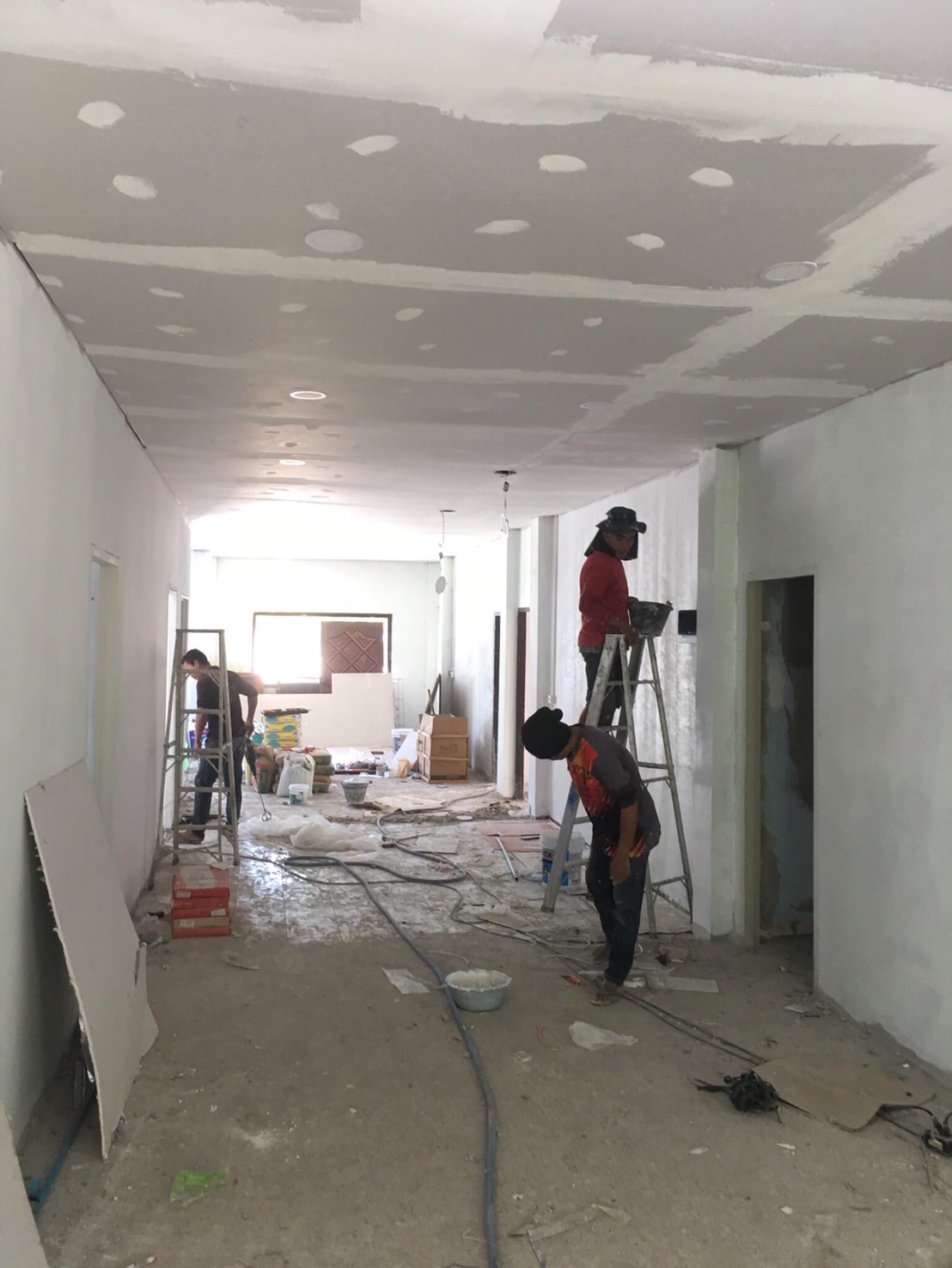 45 - https://ช่างฐารับต่อเติมบ้าน.com | ช่างฐา รับต่อเติมบ้านครบวงจร ตั้งแต่หลังคา กันซึม โครงสร้าง ปูกระเบื้อง รีโนเวทบ้าน ระบบไฟฟ้า ประปา ฝ้า ก่อสร้าง และทาสี