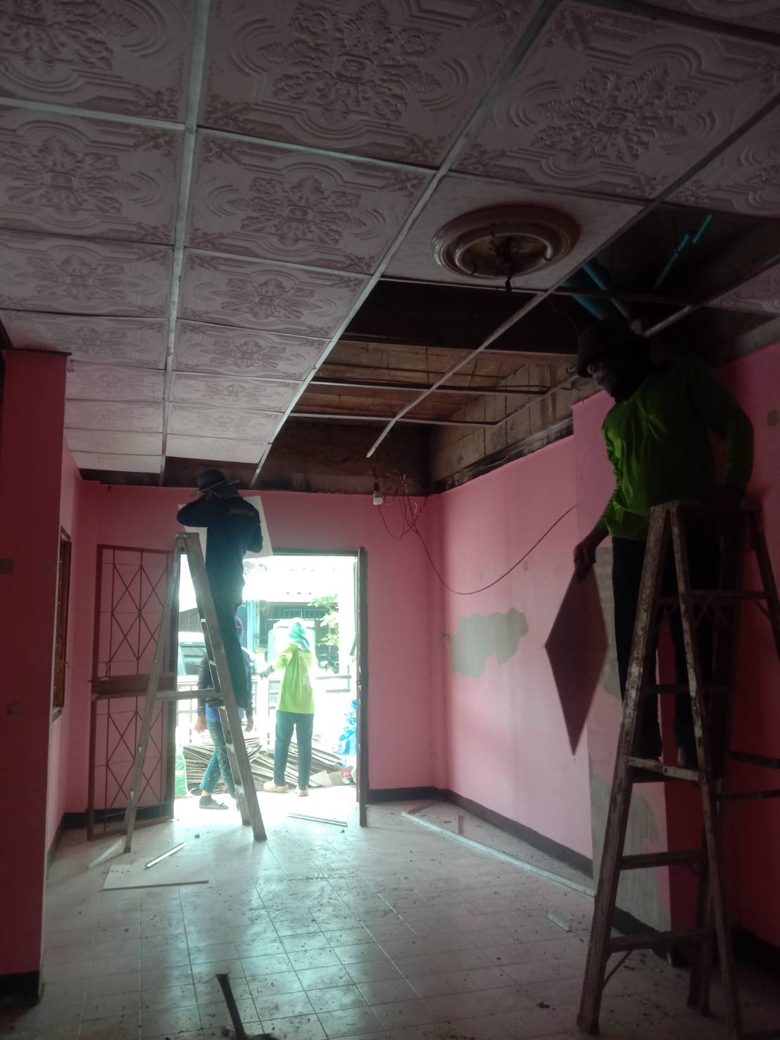 6 - https://ช่างฐารับต่อเติมบ้าน.com | ช่างฐา รับต่อเติมบ้านครบวงจร ตั้งแต่หลังคา กันซึม โครงสร้าง ปูกระเบื้อง รีโนเวทบ้าน ระบบไฟฟ้า ประปา ฝ้า ก่อสร้าง และทาสี