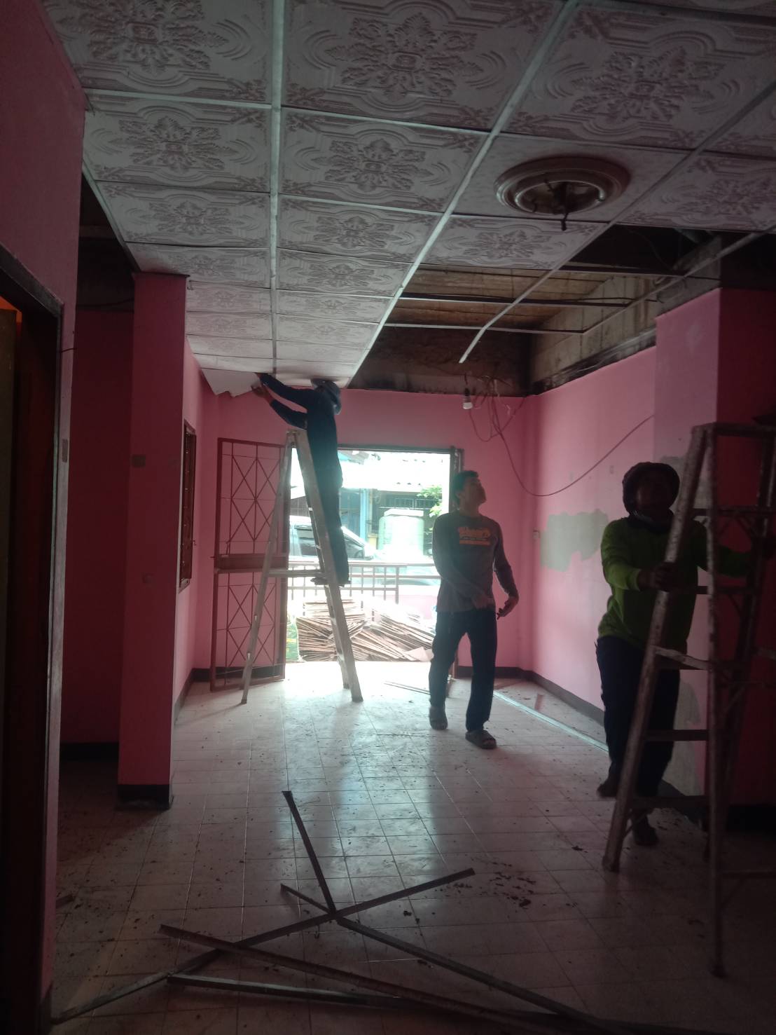 7 - https://ช่างฐารับต่อเติมบ้าน.com | ช่างฐา รับต่อเติมบ้านครบวงจร ตั้งแต่หลังคา กันซึม โครงสร้าง ปูกระเบื้อง รีโนเวทบ้าน ระบบไฟฟ้า ประปา ฝ้า ก่อสร้าง และทาสี