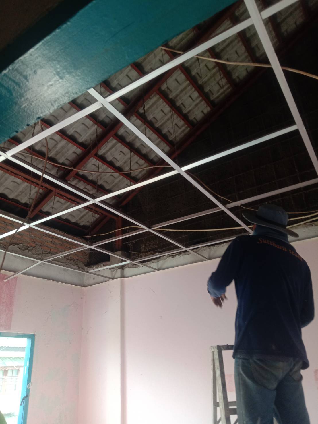 9 - https://ช่างฐารับต่อเติมบ้าน.com | ช่างฐา รับต่อเติมบ้านครบวงจร ตั้งแต่หลังคา กันซึม โครงสร้าง ปูกระเบื้อง รีโนเวทบ้าน ระบบไฟฟ้า ประปา ฝ้า ก่อสร้าง และทาสี